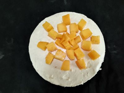 芒果流心慕斯蛋糕的做法步骤：11