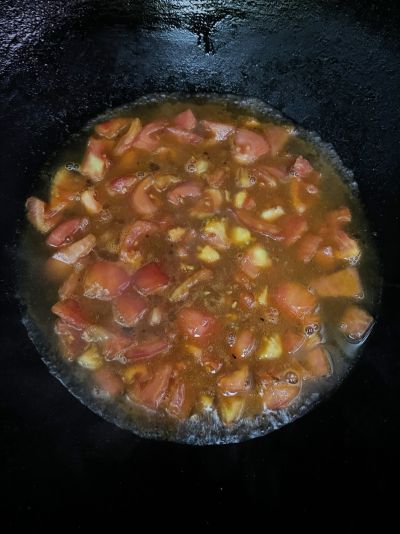 番茄炸蛋牛肉锅的做法步骤：8