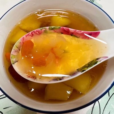 银耳红枣苹果糖水的做法步骤：6