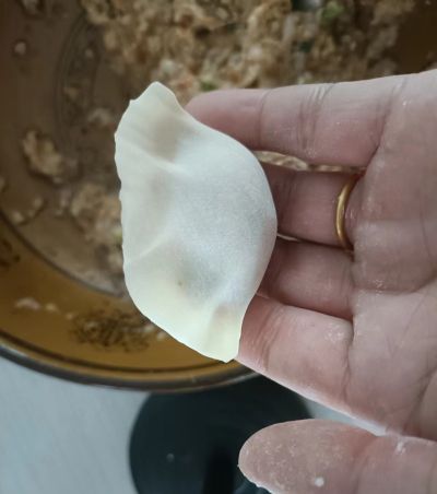 手工包水饺的做法步骤：7