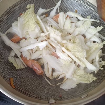 白菜粉丝炖大虾的做法步骤：10