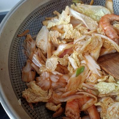 白菜粉丝炖大虾的做法步骤：12