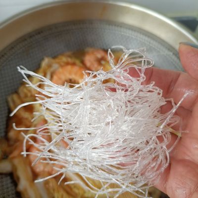白菜粉丝炖大虾的做法步骤：13