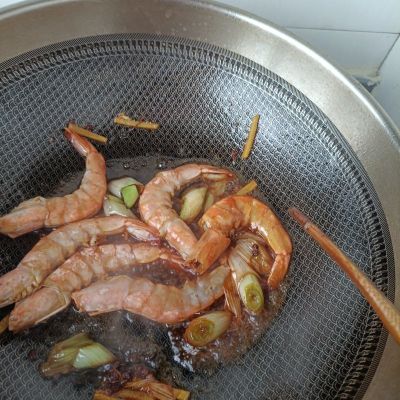 白菜粉丝炖大虾的做法步骤：9