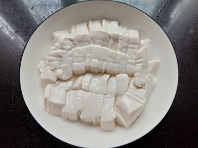 肉酱内脂豆腐的做法步骤：2