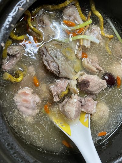 烤鸭石斛薏米汤的做法步骤：1