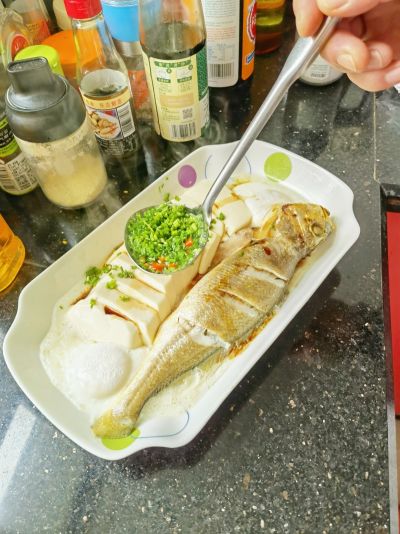黄瓜鱼蒸豆腐的做法步骤：5