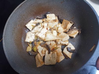 海参烧豆腐的做法步骤：8