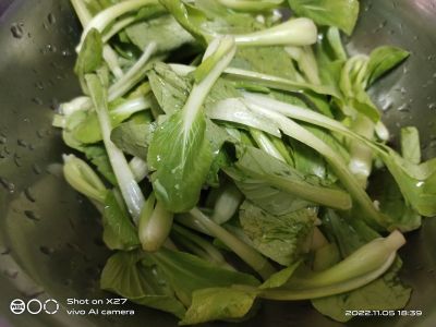 鸡毛菜烧豆腐的做法步骤：1