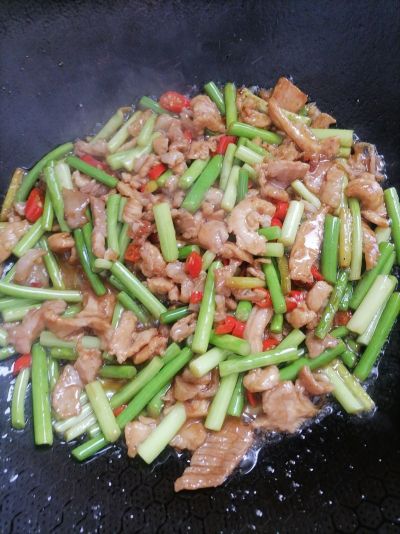 蒜苔炒肉的做法步骤：5