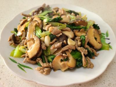 青菜花菇炒肉丝的做法步骤：9