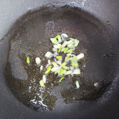 西红柿菌菇蛋饺汤的做法步骤：5