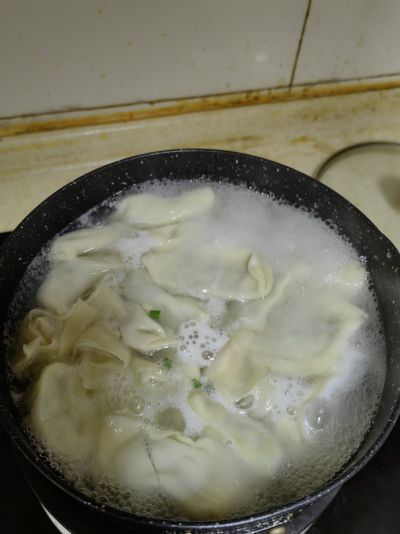 清红汤水饺的做法步骤：3