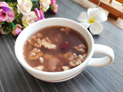 核桃百合扁豆红枣汤的做法步骤：3