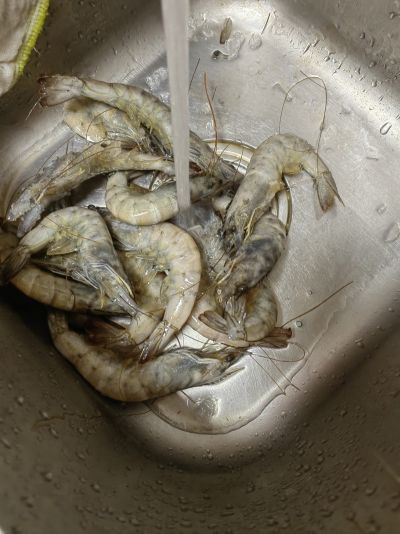 生菜鲜虾卷的做法步骤：4