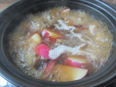 红皮萝卜牛杂煲的做法步骤：8