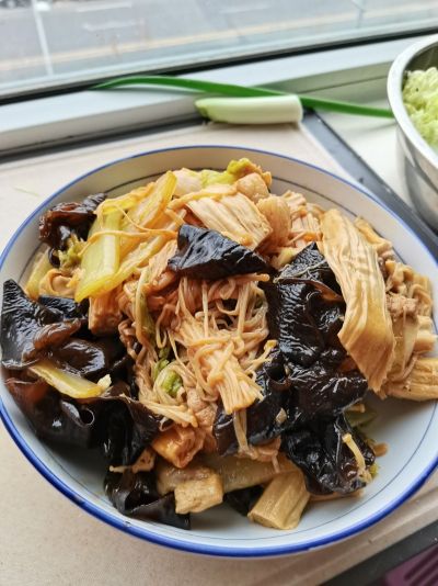 腐竹白菜炖肉的做法步骤：13