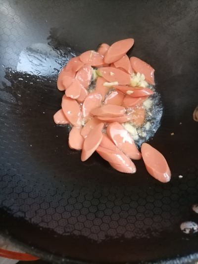 火腿肠炒黄瓜的做法步骤：3