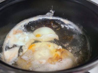 桃胶荷包蛋的做法步骤：4