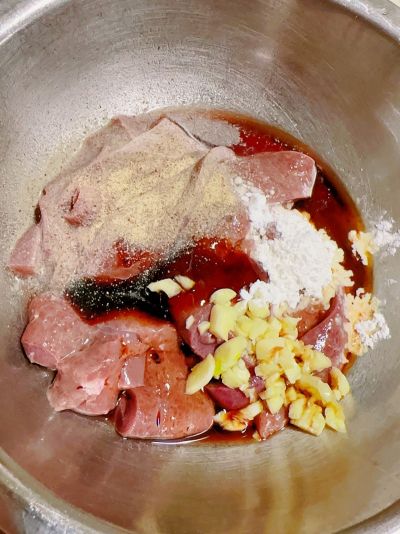 香煎猪肝的做法步骤：1