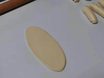 梅菜肉末酥饼的做法步骤：4