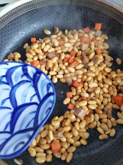 什锦烧黄豆的做法步骤：6