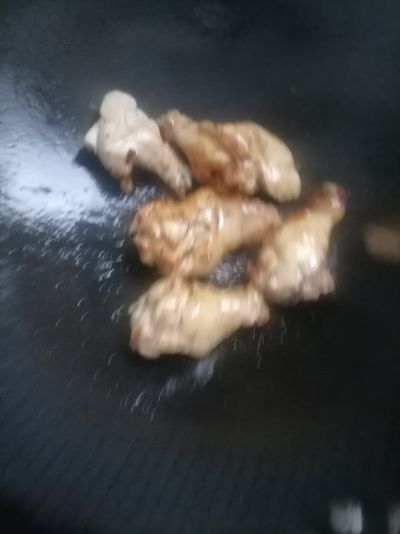 红烧鸡翅根的做法步骤：6