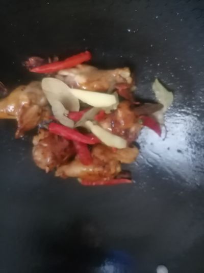 红烧鸡翅根的做法步骤：7