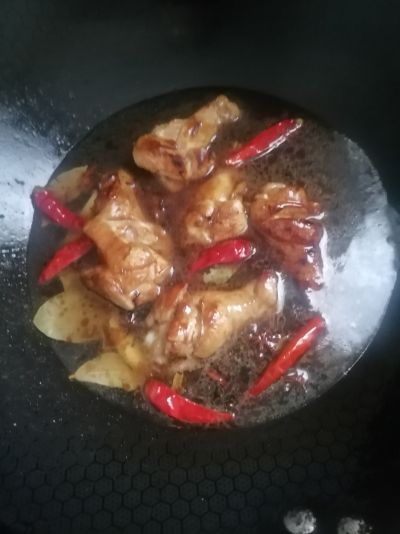 红烧鸡翅根的做法步骤：8