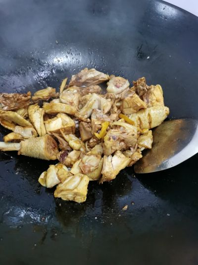 紫苏炒鸡肉的做法步骤：6