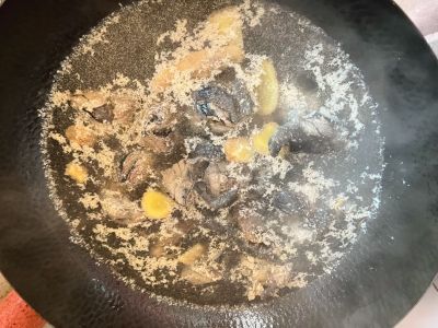 黄芪炖鸡的做法步骤：4