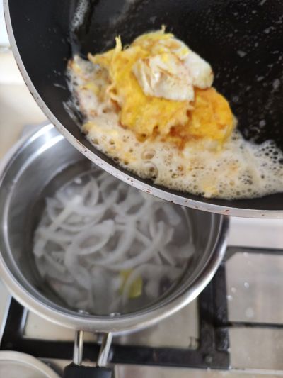 萝卜煎蛋汤的做法步骤：5