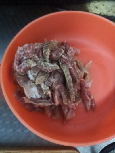 豆角炒肉的做法步骤：3