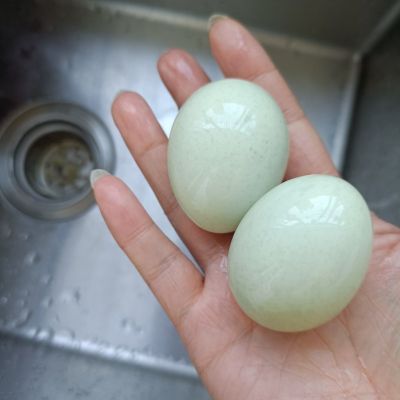 小鸡枞菌塔菜炒乌鸡蛋的做法步骤：4