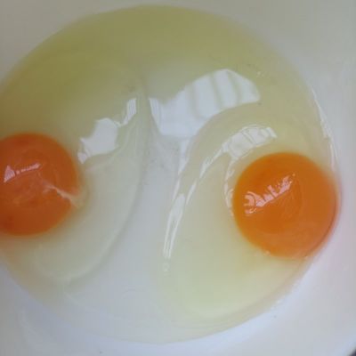 小鸡枞菌塔菜炒乌鸡蛋的做法步骤：5