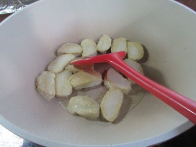 黄豆魔芋结烧鲜素鸡的做法步骤：4