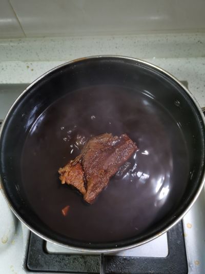 香菜牛肉的做法步骤：1