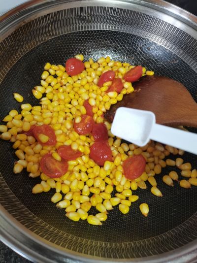圣女果玉米粒的做法步骤：5
