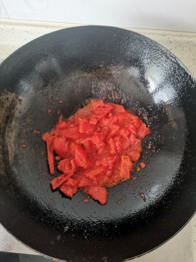 西红柿鸡蛋汤的做法步骤：3