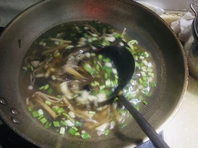 酸辣肉丝汤的做法步骤：10