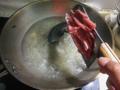 酸辣肉丝汤的做法步骤：2