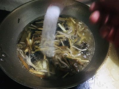 酸辣肉丝汤的做法步骤：5