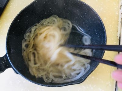家常粉条烩菜的做法步骤：2