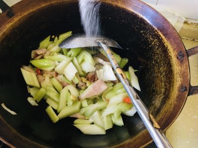 家常粉条烩菜的做法步骤：6