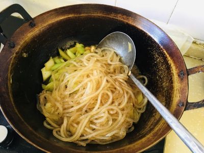 家常粉条烩菜的做法步骤：8
