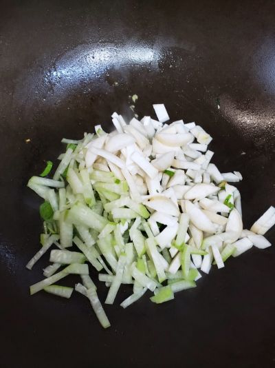 冬日暖食～饺子皮汤面片的做法步骤：8