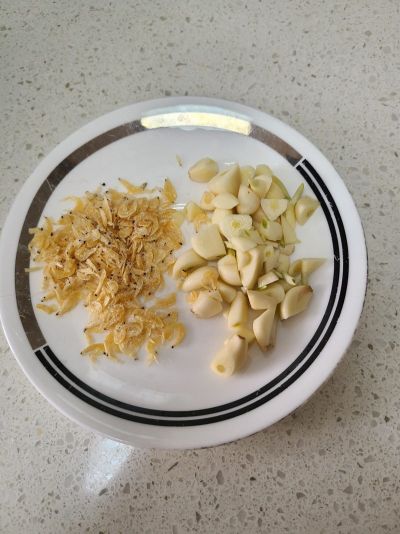 冬瓜虾皮炖粉条的做法步骤：3