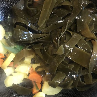 梅花肉海带焖黄豆的做法步骤：13