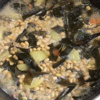 梅花肉海带焖黄豆的做法步骤：18