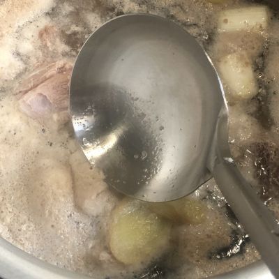梅花肉海带焖黄豆的做法步骤：2